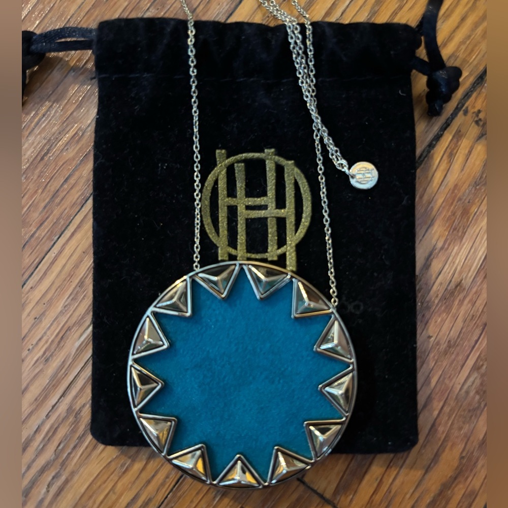 House of Harlow 1960 starburst pendant necklace